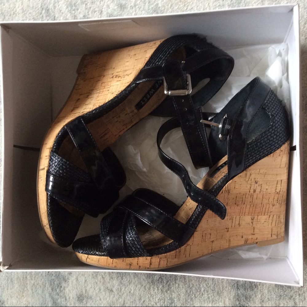 Nine West Wedge Sandal black size 7.5